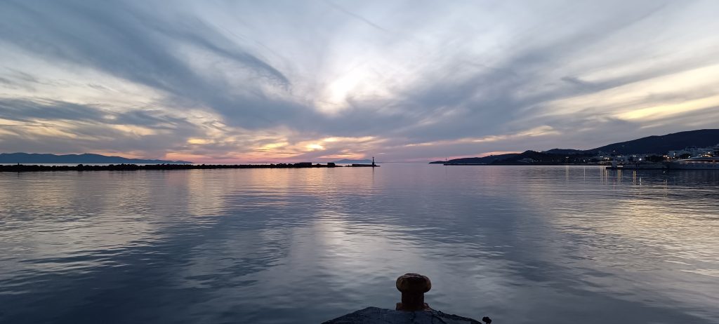 Tinos chora old port